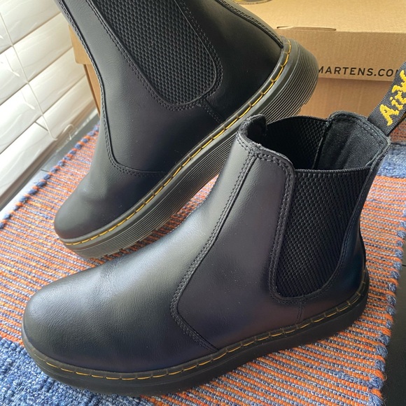 DR. MARTENS DORRIAN CHELSEA BOOT - Picture 3 of 9